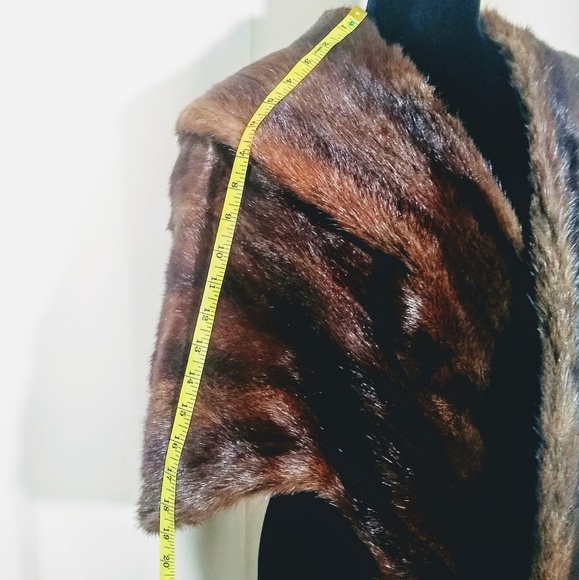 Beautiful vintage chocolate brown fur stole! - Picture 2 of 8